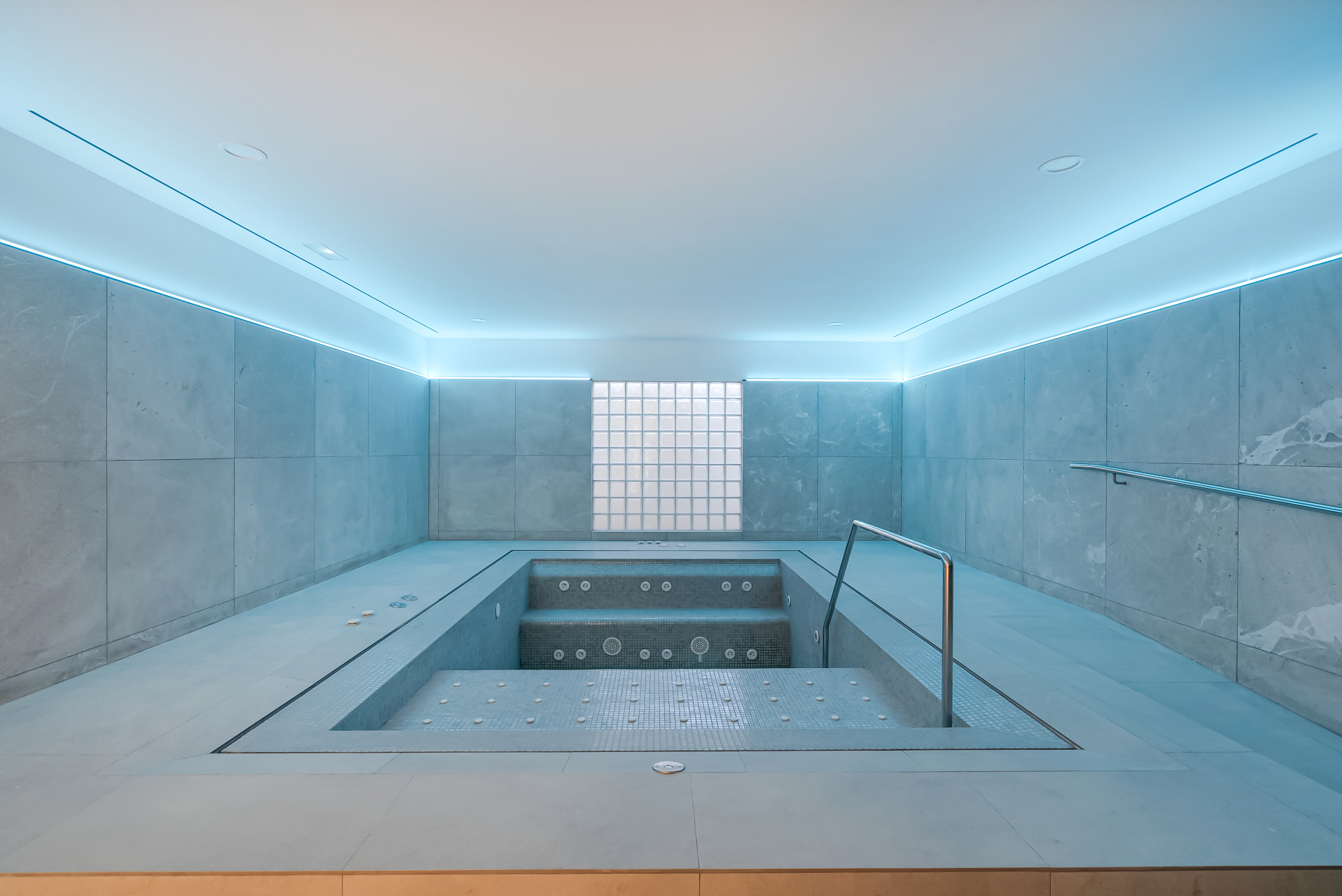 Indoor thermal pool